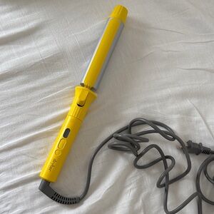 NWOT DRYBAR THE 3-DAY BENDER ROTATING CURLING IRON